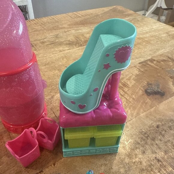 SHOPKINS Shoe Dazzle Pieces Lipstick  Accessories See Photos For Included Items - Picture 6 of 7
